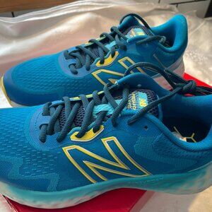 New Balance Mens Fresh Foam EVOZ 8-1/2 NWT